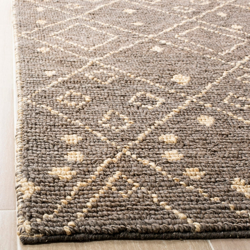 Bohemian 705 Traditional Hand Loomed Jute Pile Rug Grey / White