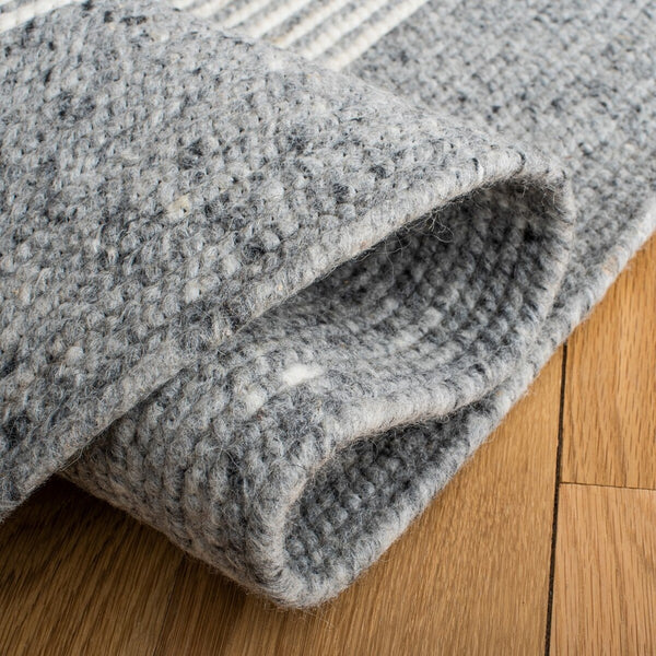 Safavieh Braided 904 Hand Woven 60% Wool, 40% Cotton Rug BRD904G-8R