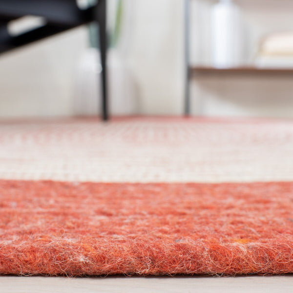 Safavieh Braided 904 Hand Woven 60% Wool, 40% Cotton Rug BRD904Q-6R