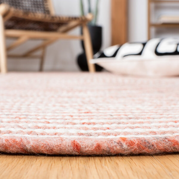 Braided 905 Contemporary Hand Woven 60% Wool, 40% Cotton Rug Red / Ivory