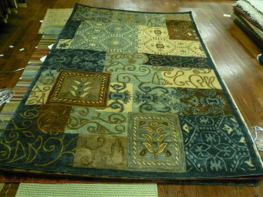 Safavieh BRG198 Hand Tufted Rug