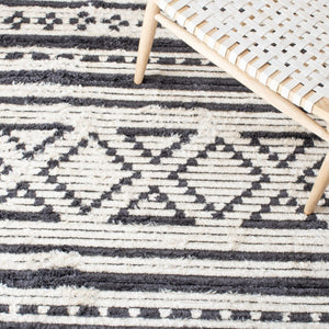 Safavieh Burko 226 Power Loomed 43% Polyester/39% Jute/18% Cotton Rug BUR226A-9