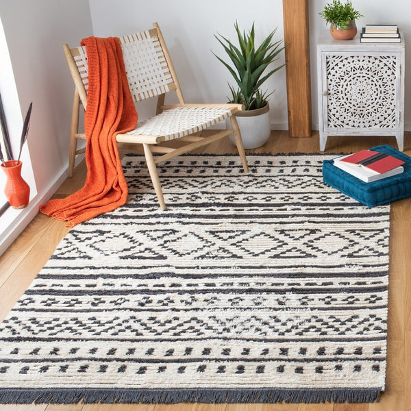 Safavieh Burko 226 Power Loomed 43% Polyester/39% Jute/18% Cotton Rug BUR226A-9