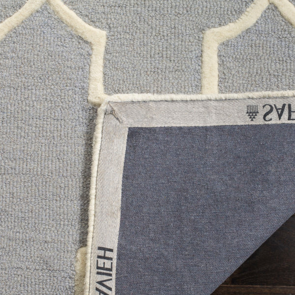 Safavieh Cambridge CAM134 Hand Tufted Rug