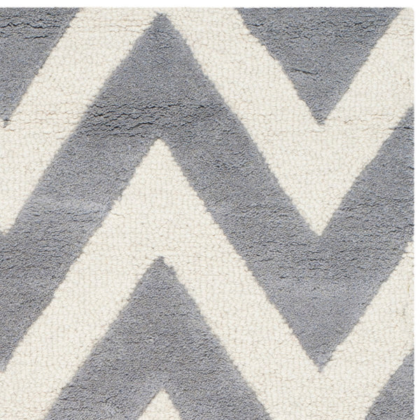 Safavieh Cambridge CAM139 Hand Tufted Rug