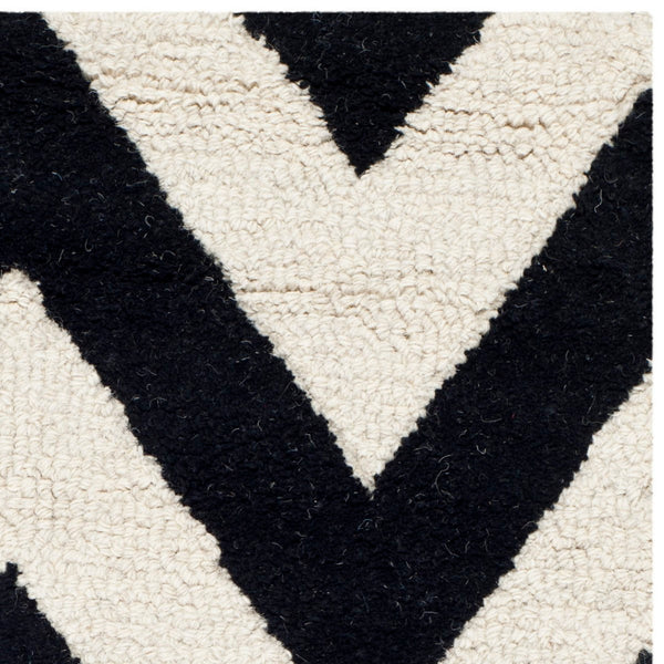 Safavieh Cambridge CAM139 Hand Tufted Rug