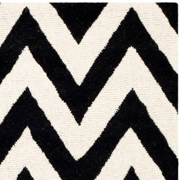 Safavieh Cambridge CAM139 Hand Tufted Rug