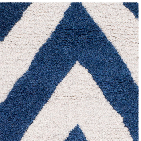 Safavieh Cambridge CAM139 Hand Tufted Rug