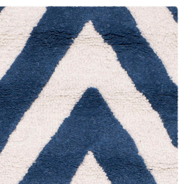 Safavieh Cambridge CAM139 Hand Tufted Rug