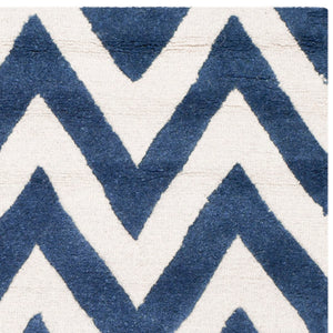 Safavieh Cambridge CAM139 Hand Tufted Rug