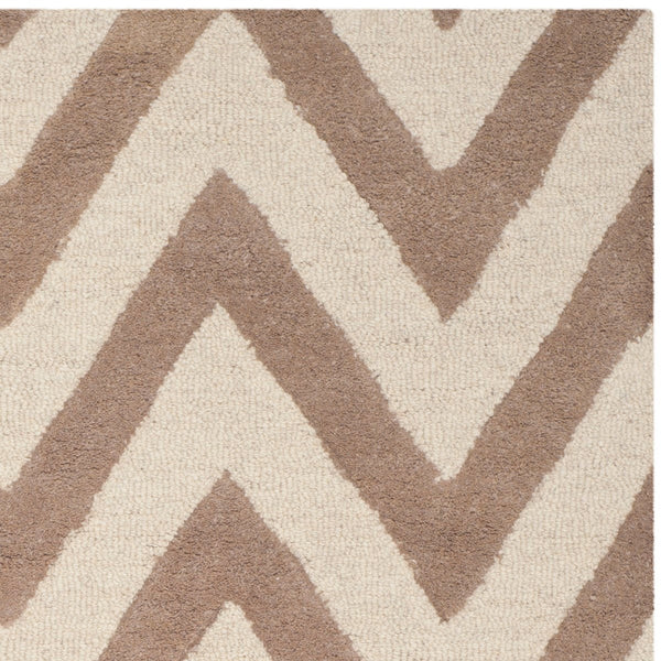 Safavieh Cambridge CAM139 Hand Tufted Rug