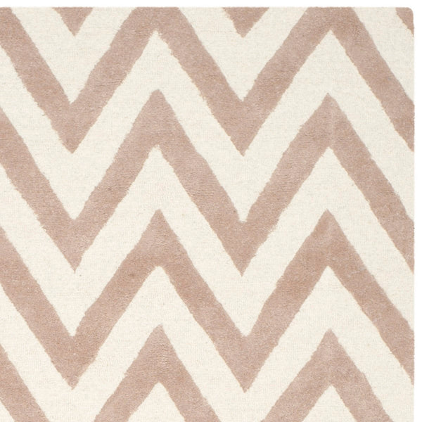 Safavieh Cambridge CAM139 Hand Tufted Rug