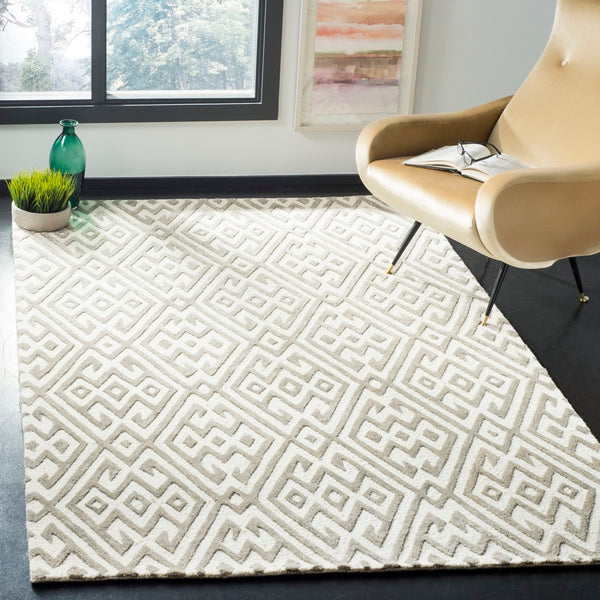Safavieh Cambridge CAM401 Hand Tufted Rug