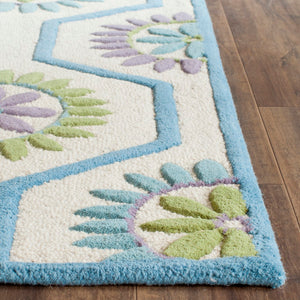 Safavieh Cambridge CAM716 Hand Tufted Rug