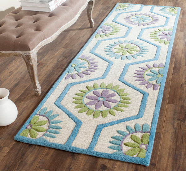 Safavieh Cambridge CAM716 Hand Tufted Rug