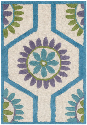 Safavieh Cambridge CAM716 Hand Tufted Rug