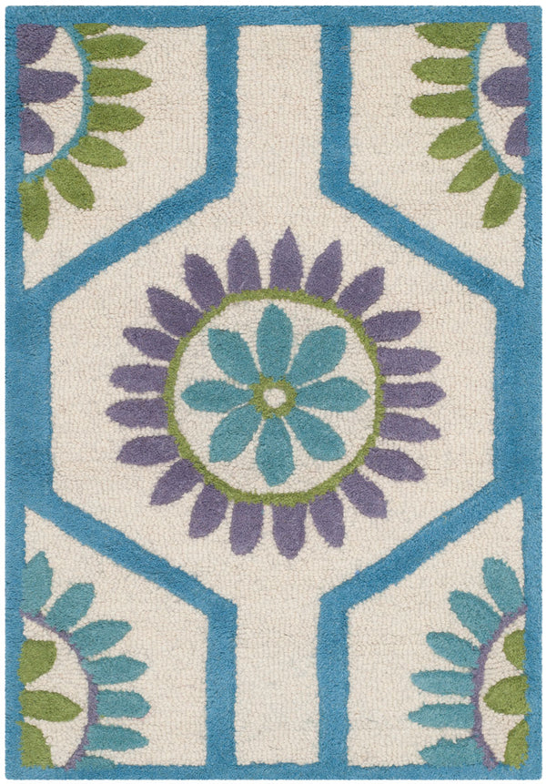 Safavieh Cambridge CAM716 Hand Tufted Rug