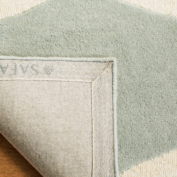 Safavieh Cambridge CAM730 Hand Tufted Rug