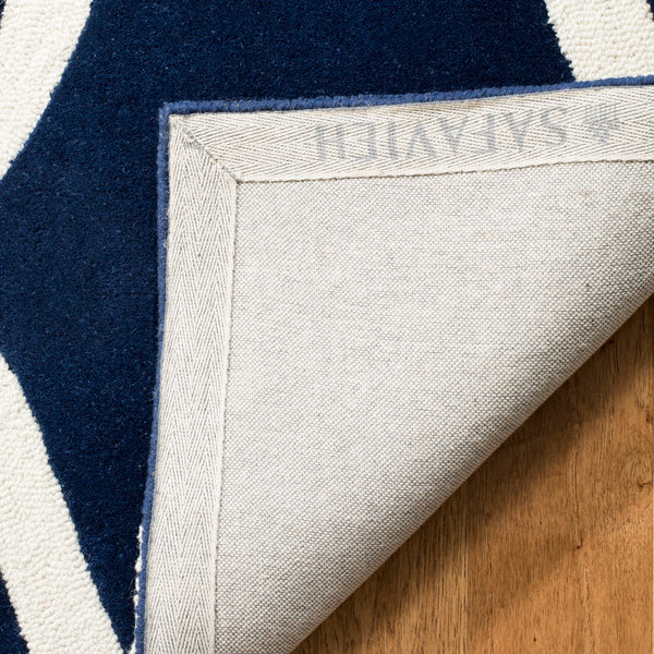 Safavieh Cambridge CAM730 Hand Tufted Rug