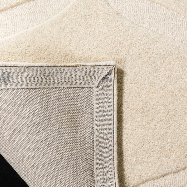 Safavieh Cambridge CAM730 Hand Tufted Rug