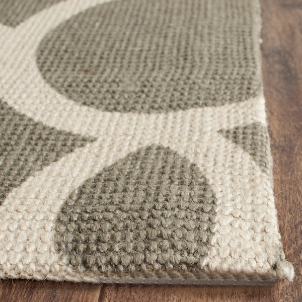 Safavieh Cedar CDR229 Hand Loomed Rug