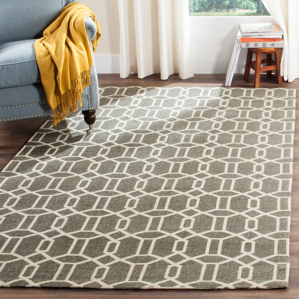 Safavieh Cedar CDR232 Hand Loomed Rug
