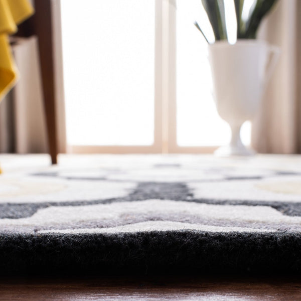 Safavieh Chatham 747 Hand Tufted Wool Rug CHT747A-3SQ