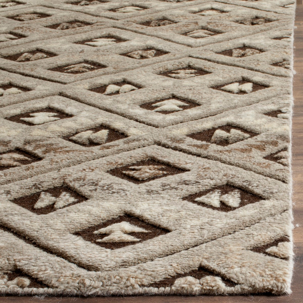 Safavieh Challe CLE315 Hand Knotted Rug