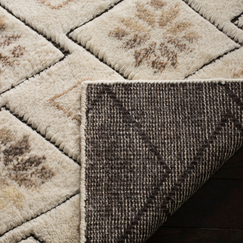 Safavieh Challe CLE318 Hand Knotted Rug