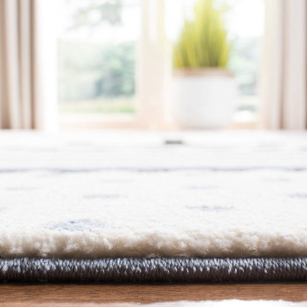 Safavieh Carousel Kids 124 Power Loomed Polyproplyene Pile Kids Rug CRK124A-9