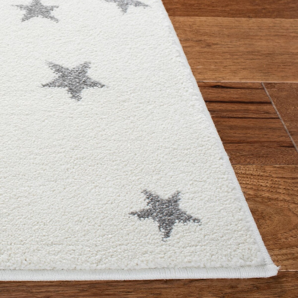 Safavieh Carousel Kids 135 Power Loomed 100% Polypropylene Kids Rug CRK135A-8