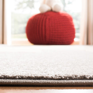 Safavieh Carousel Kids 165 Power Loomed Polyproplyene Pile Kids Rug CRK165B-7R