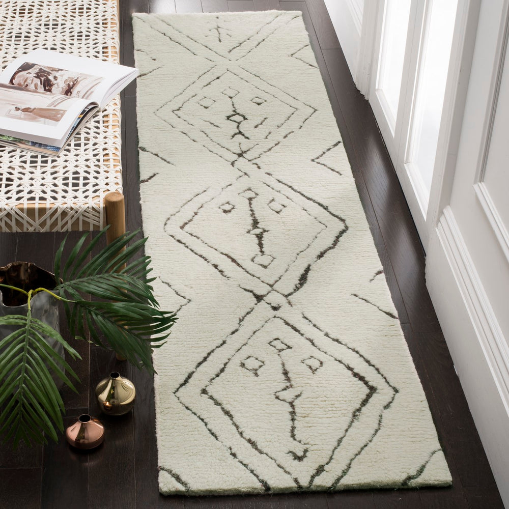 Safavieh Casablanca CSB212 Hand Tufted Rug