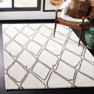 Safavieh Casablanca CSB350 Hand Tufted Rug