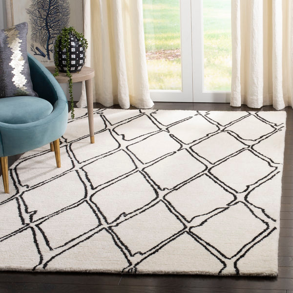 Safavieh Casablanca CSB350 Hand Tufted Rug