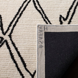 Safavieh Casablanca CSB350 Hand Tufted Rug