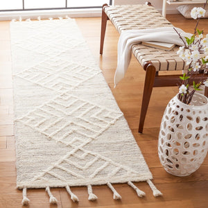 Safavieh Casablanca 451 With Tassel 100% Wool Pile Hand Tufted Rug CSB451B-9