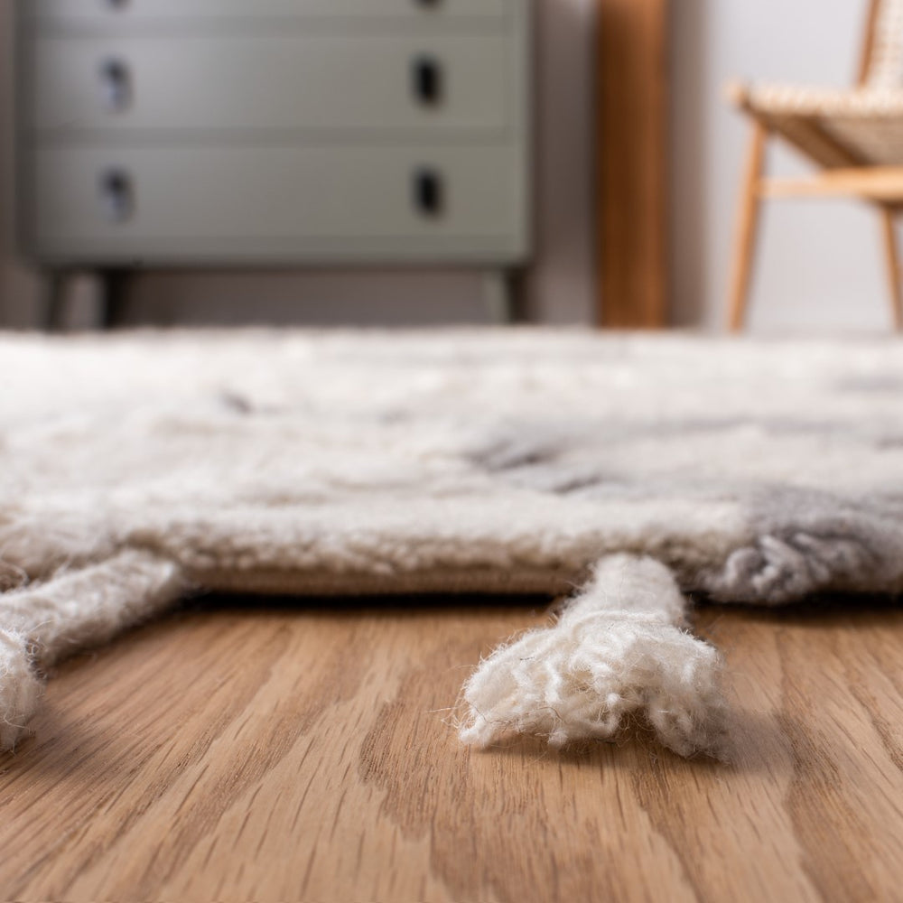 Safavieh Casablanca CSB453 Hand Tufted Rug