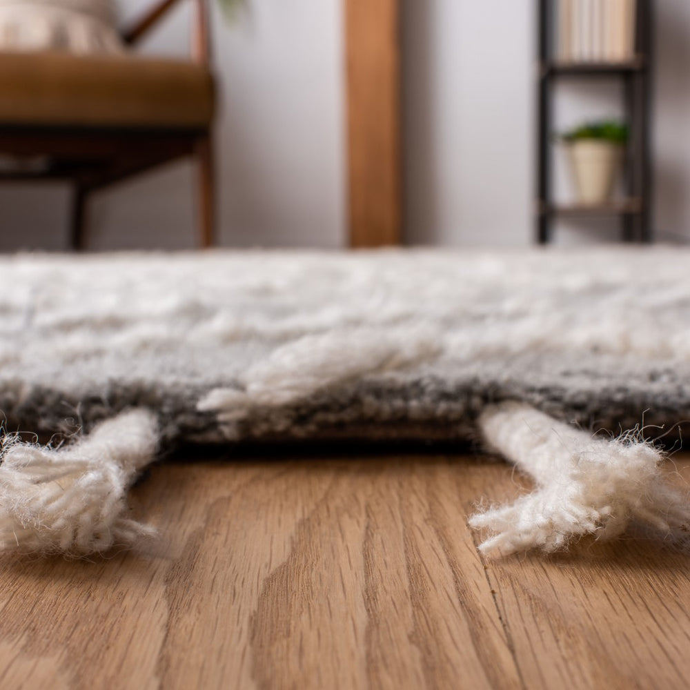 Safavieh Casablanca CSB456 Hand Tufted Rug