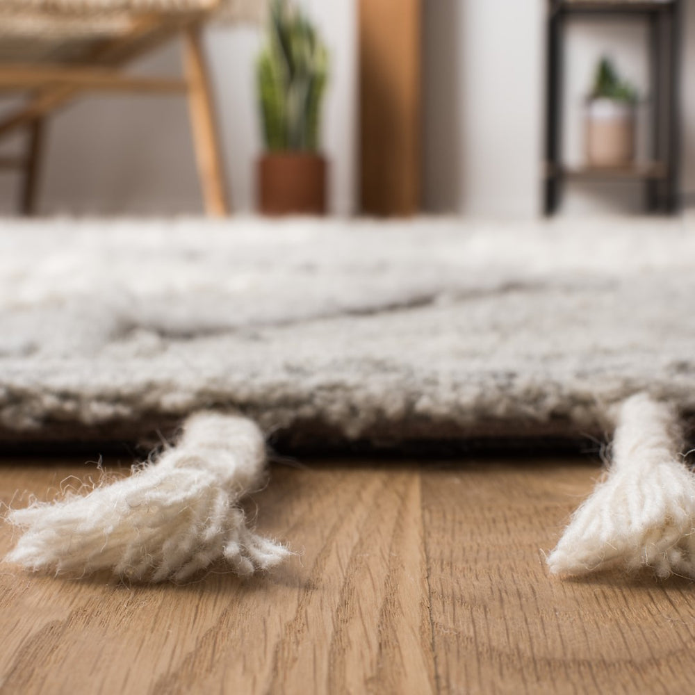 Safavieh Casablanca CSB460 Hand Tufted Rug