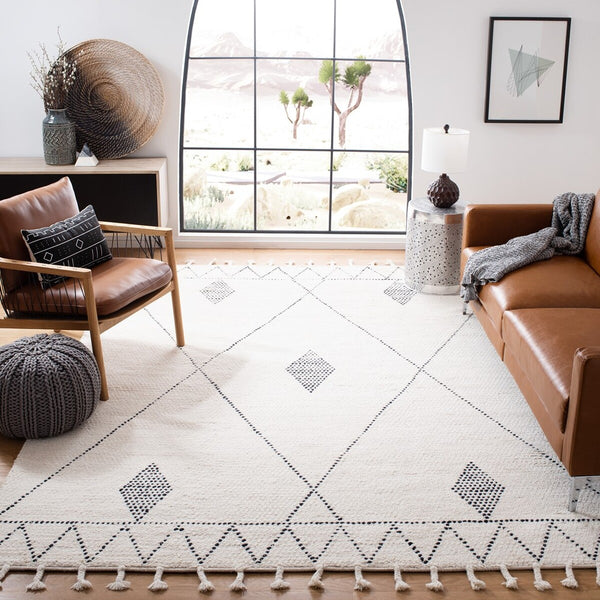 Casablanca 489 With Tassel Bohemian Hand Woven 100% Wool Pile Rug Ivory / Black