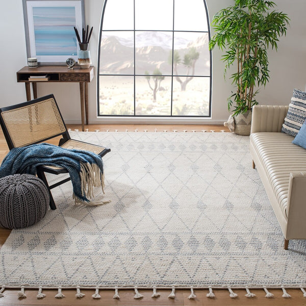 Casablanca 490 With Tassel Bohemian Hand Woven 100% Wool Pile Rug Ivory / Grey