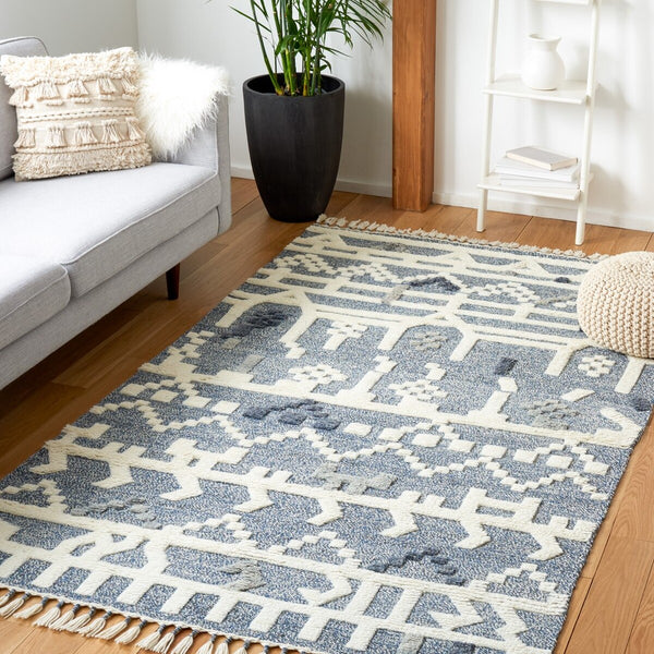 Casablanca 523 Hand Knotted 100% Wool Rug with Elegant Tassel Detailing for Luxurious Spaces