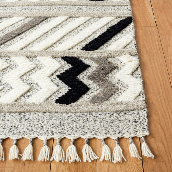 Casablanca 526 Hand Knotted 100% Wool Rug with Luxurious Tassels for Elegant Home Decor