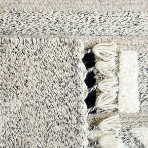 Casablanca 526 Hand Knotted 100% Wool Rug with Luxurious Tassels for Elegant Home Decor