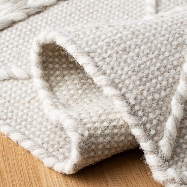 Casablanca 575 With Tassel Handloomed 80% Wool, 20% Cotton Bohemian Rug Silver / Ivory 80% WOOL, 20% COTTON CSB575G-8