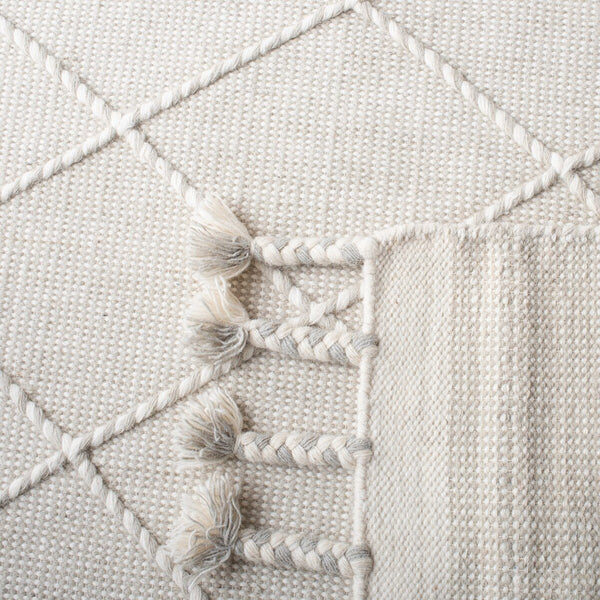 Casablanca 575 With Tassel Handloomed 80% Wool, 20% Cotton Bohemian Rug Silver / Ivory 80% WOOL, 20% COTTON CSB575G-8