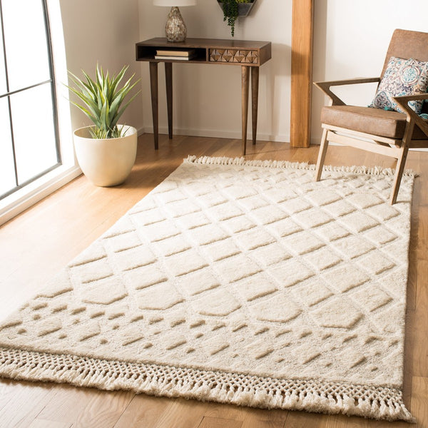 Safavieh Casablanca CSB651 Tufted Rug