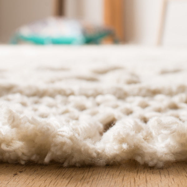 Safavieh Casablanca CSB651 Tufted Rug