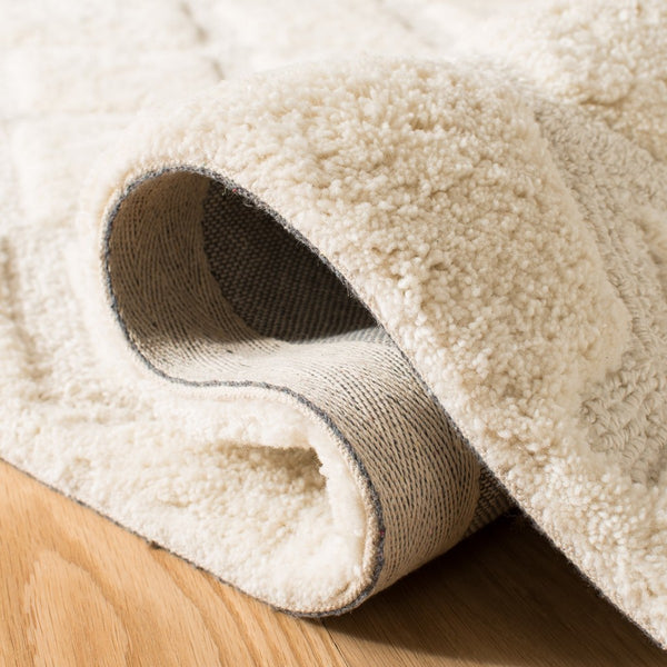 Safavieh Casablanca CSB651 Tufted Rug